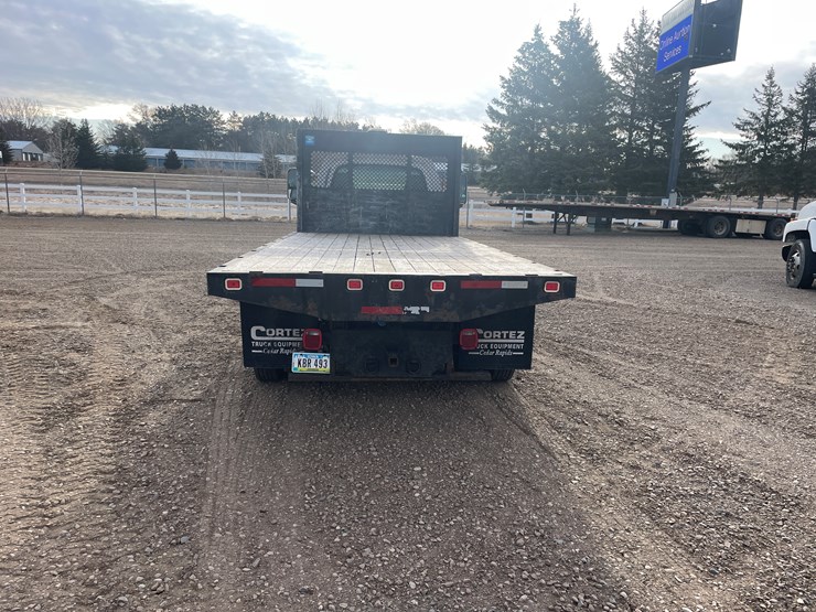 2005-gmc-5500-image-4