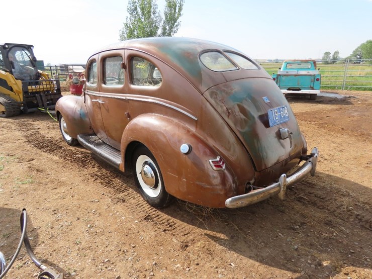 1940-ford-deluxe-survivor-4dr-sedan-image-8