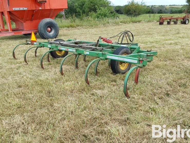 john-deere-100-image-5