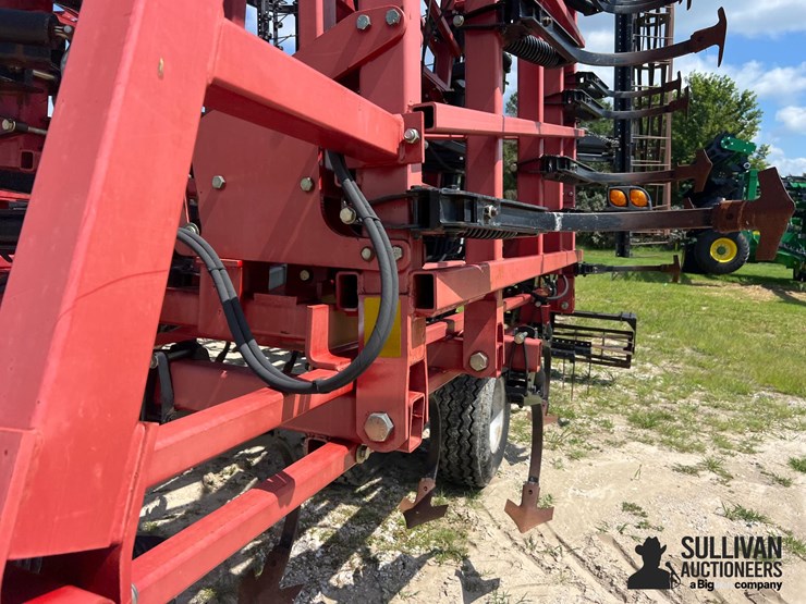 2011-case-ih-200-image-16