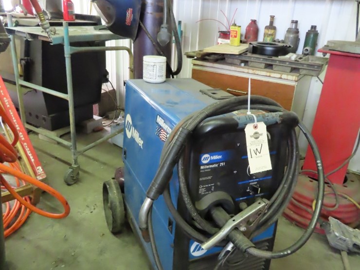 miller-wire-feed-welder-image-1