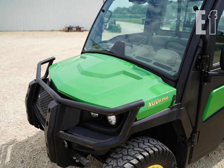2023-john-deere-gator-xuv-835r-image-11
