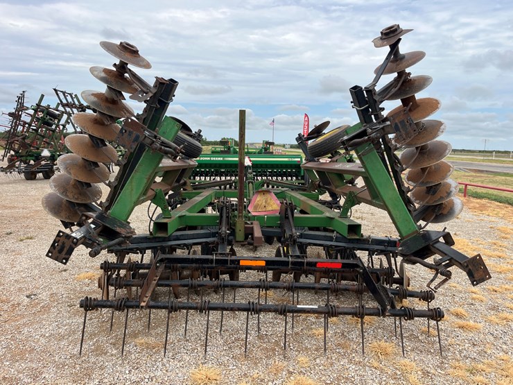 1989-john-deere-630-image-11
