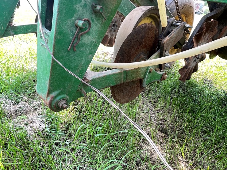 john-deere-7000-image-10