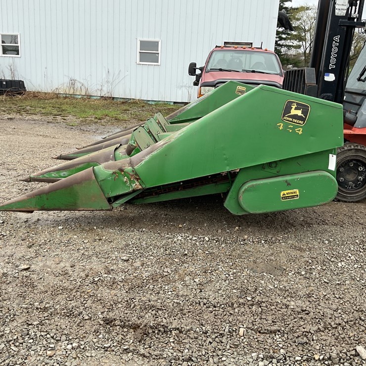 2020 JOHN DEERE 444