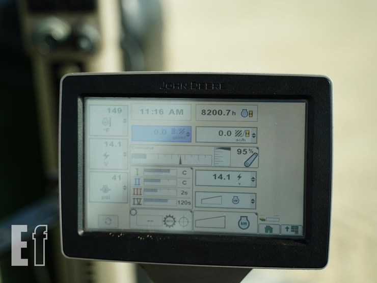 2013-john-deere-8335rt-image-42