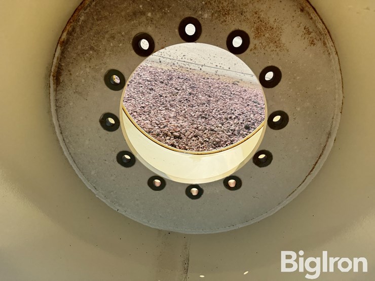 unverferth-44x32-grain-cart-rim-image-10