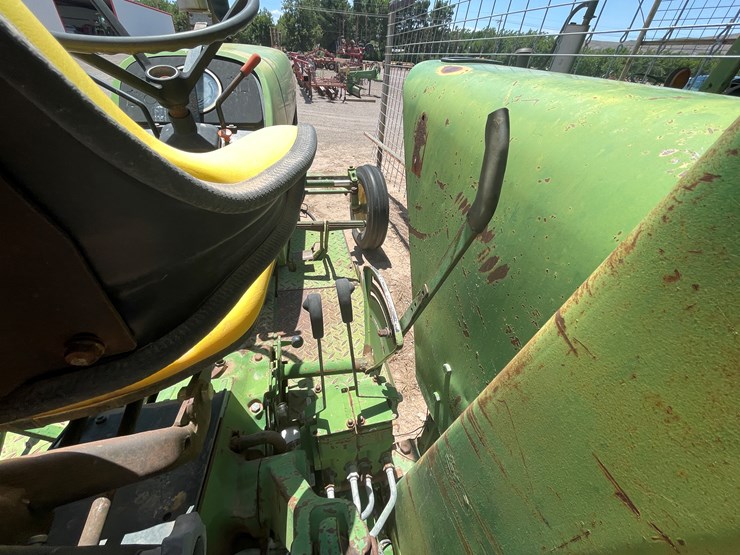 john-deere-2940-image-26