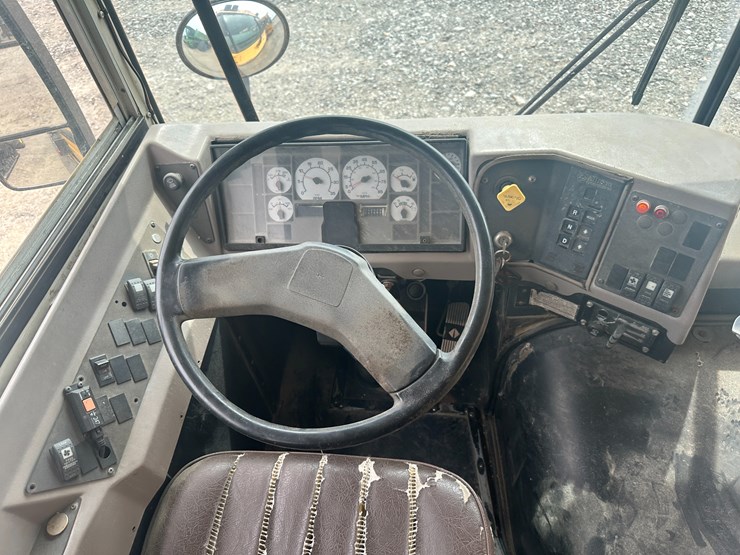 #18-•-#23871-•-2002-international-genesis-school-bus-vin:-1hvbgaan62a917777-image-69