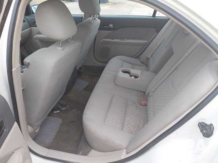 2012-ford-fusion-(pz13777)-image-6