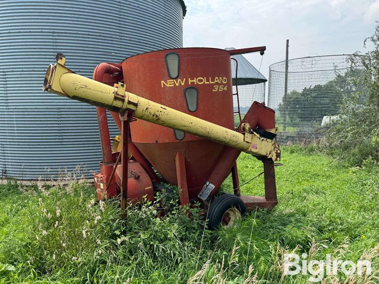 new-holland-354-image-8