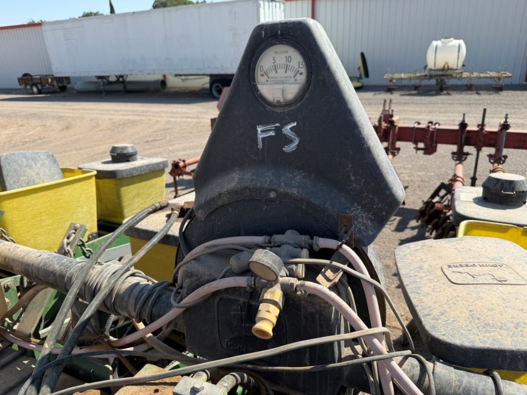john-deere-7300-image-14