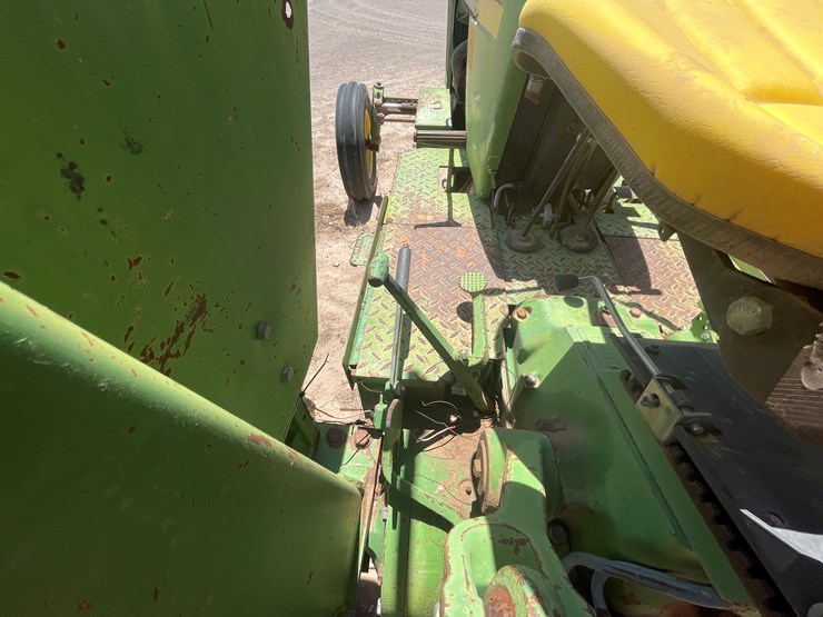 john-deere-2940-image-27