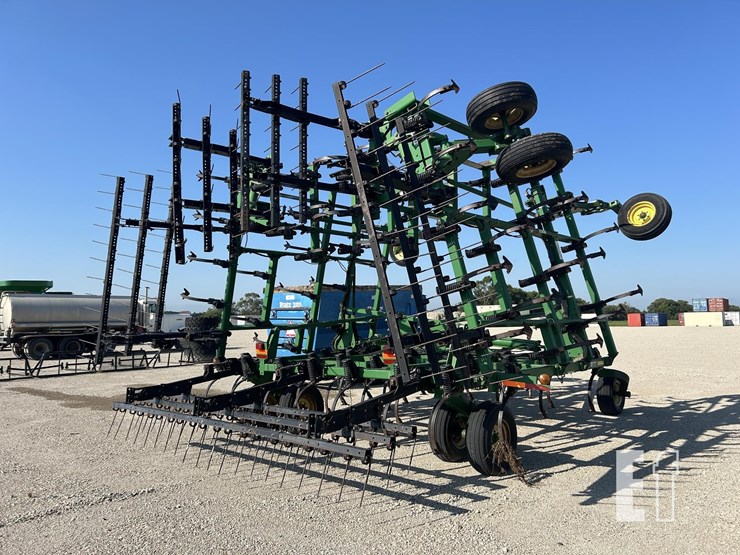 2004-john-deere-2210-image-5