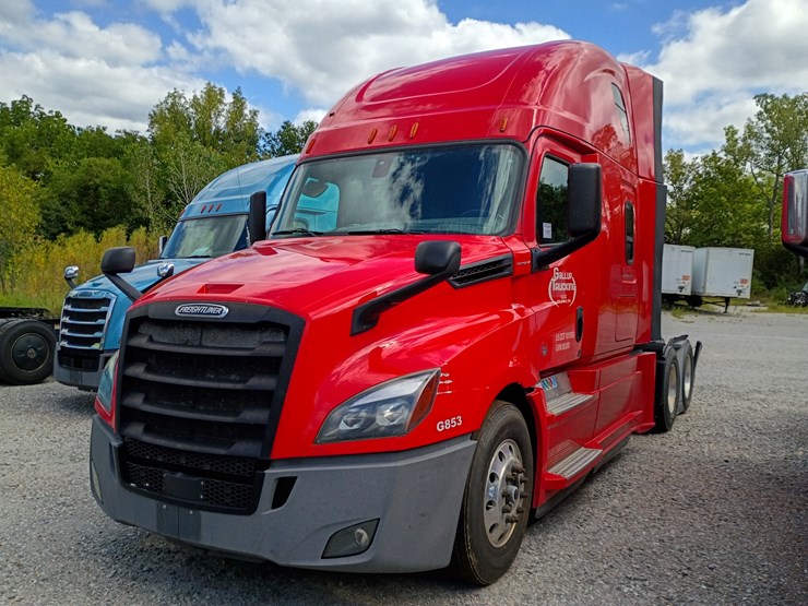 2019-freightliner-cascadia-126-image-1