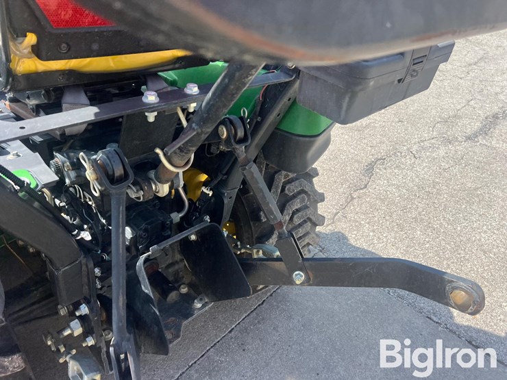 2013-john-deere-1025r-image-11