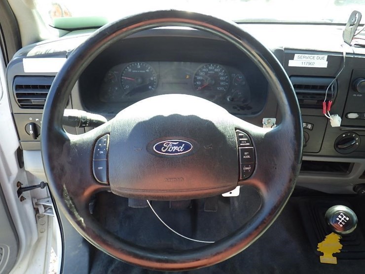 2005-ford-f350-image-28