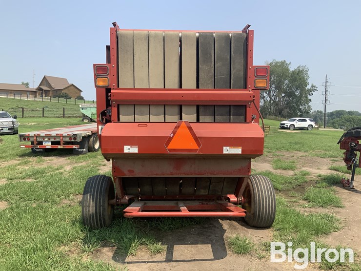 2006-new-holland-br780a-image-6