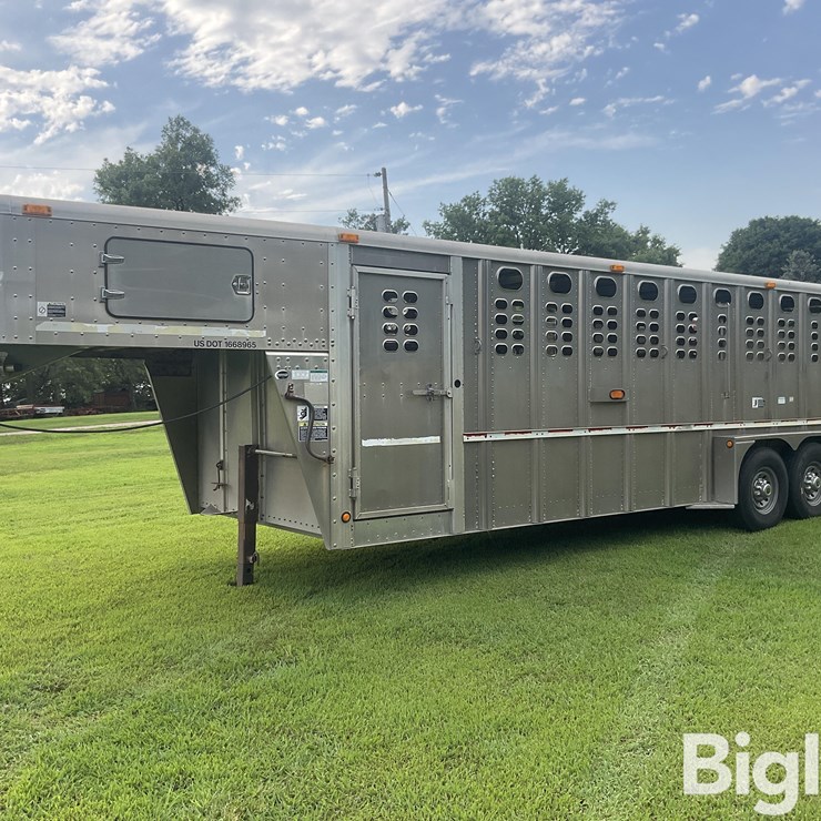 2003 WILSON LIVESTOCK TRAILER