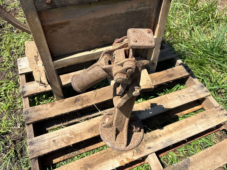 hocking-valley-corn-sheller-and-jack-image-14