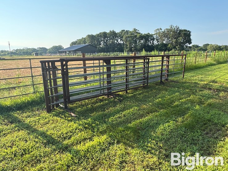 freestanding-panels-w/gate-image-3