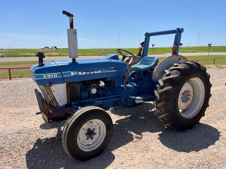 ford-3910-image-1