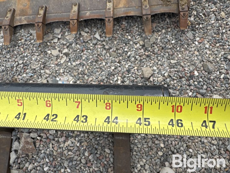 4'-compact-track-loader-pallet-forks-image-19
