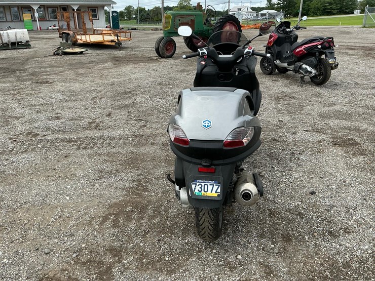 #2351-•-2009-vespa-lx-150-scooter*-image-4