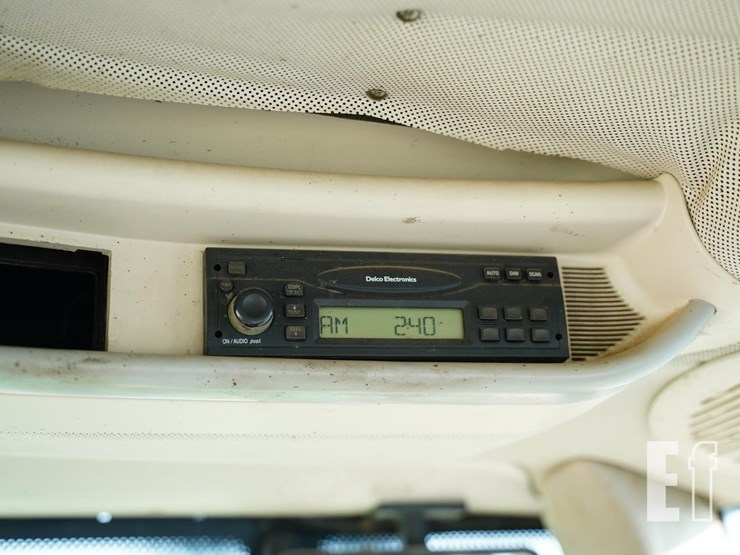 2002-john-deere-7420-image-42