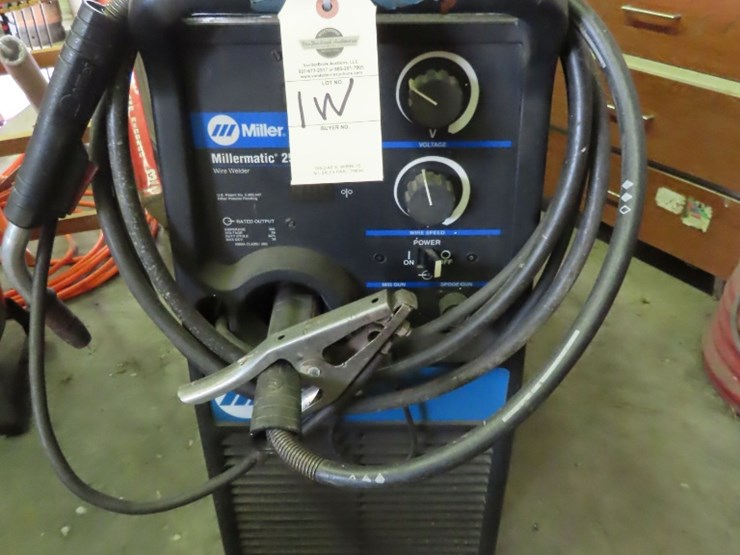 miller-wire-feed-welder-image-2