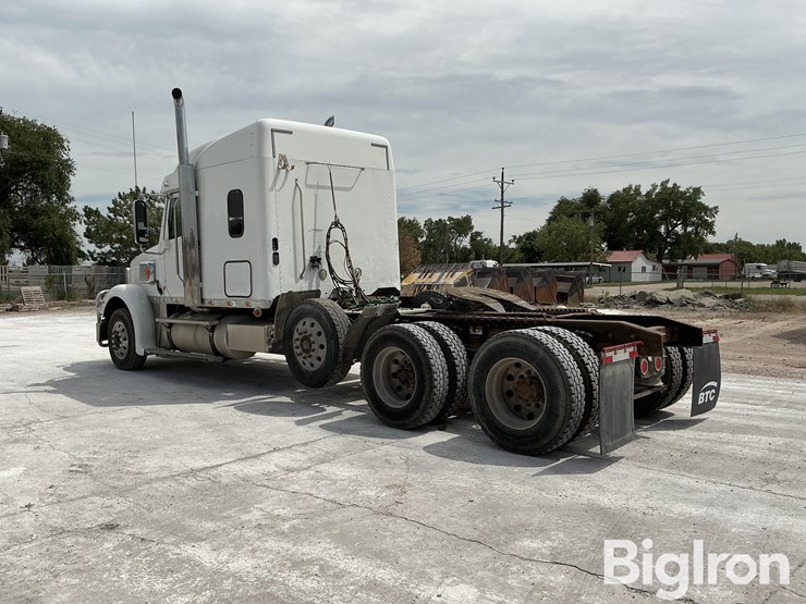 2015-freightliner-coronado-132-image-7