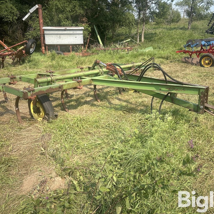 JOHN DEERE 100