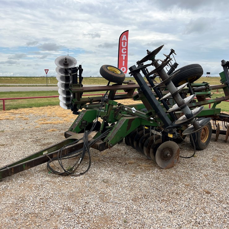 1989 JOHN DEERE 630