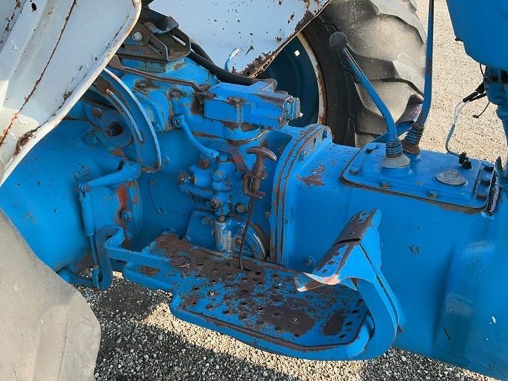 ford-4000-image-34