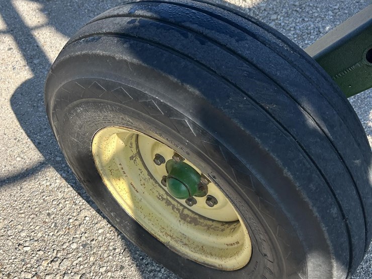 2004-john-deere-2210-image-15