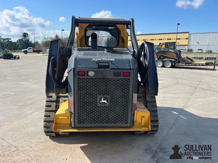 2017-deere-331g-image-6