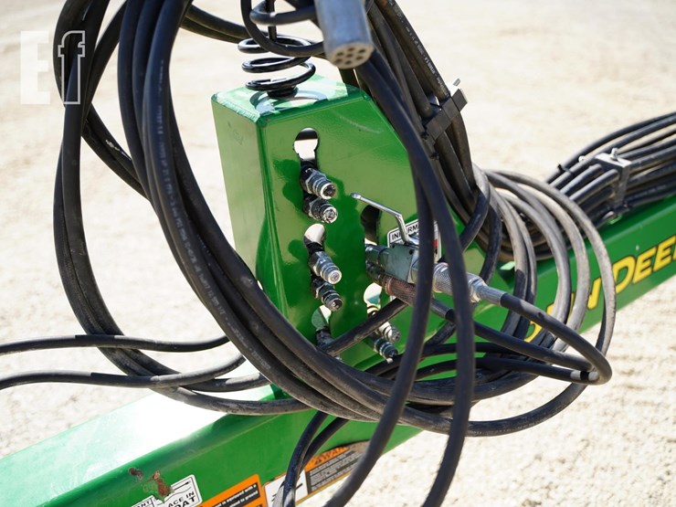 2021-john-deere-2680h-image-12