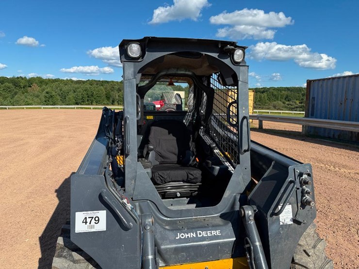 2022-deere-320g-image-13