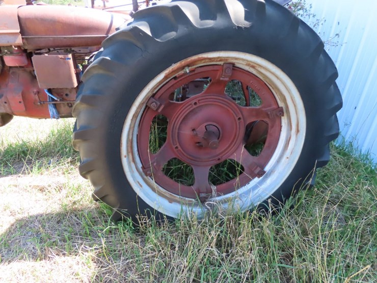 1947-farmall-h-tractor-image-4