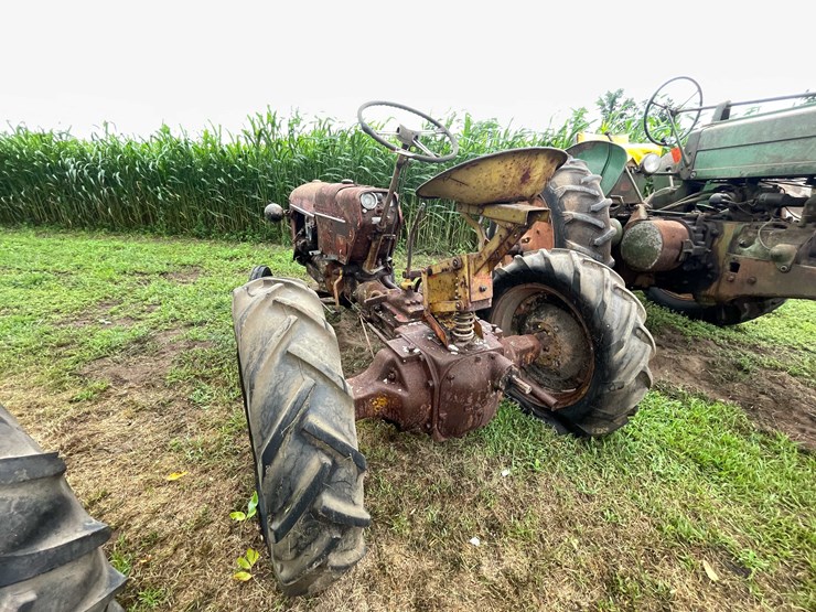 #6678-•-case-parts-tractor-image-6