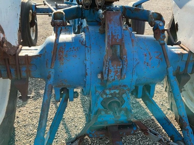 ford-4000-image-21