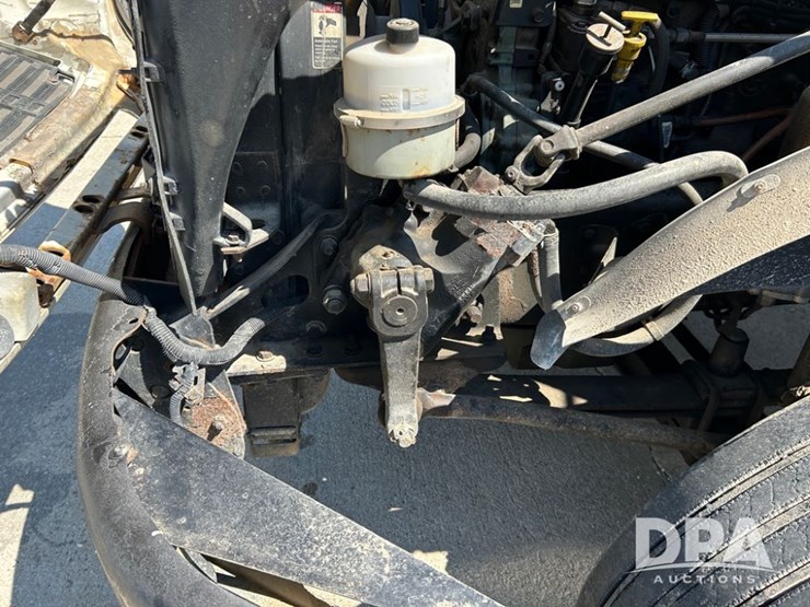 2004-freightliner-columbia-day-cab-truck-(cp0611,-unit-4014)-image-35