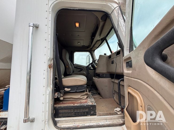 2004-ihc-9400i-dry-tender-truck-(gp11023,-unit-193)-image-80