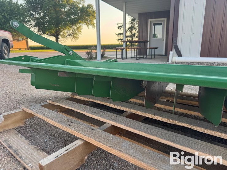 john-deere-102-image-12