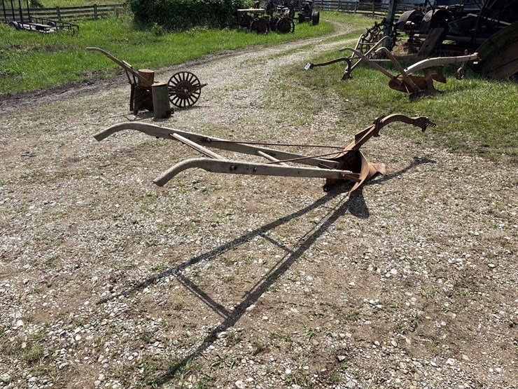 mccormick-deering-no.-415-7”-walking-plow-image-5