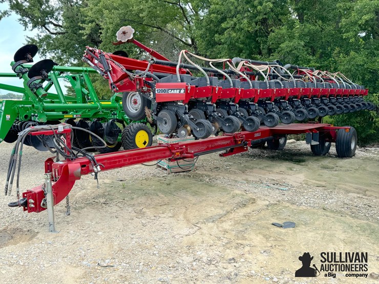 case-ih-1200-image-1