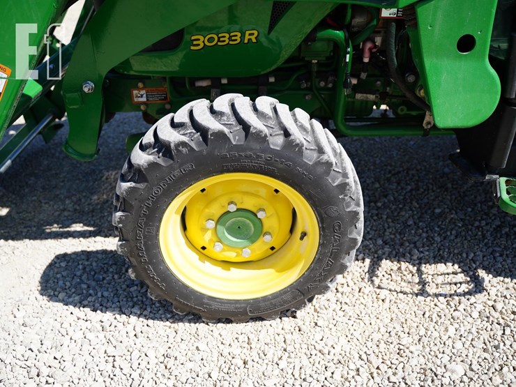 2014-john-deere-3033r-image-13