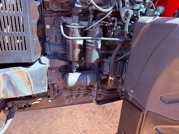 2016-case-ih-farmall-130a-image-31