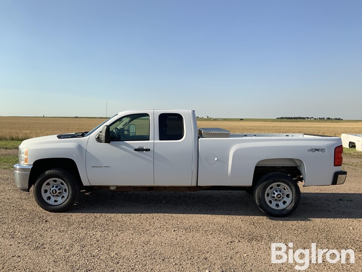 2013-chevrolet-3500hd-image-8