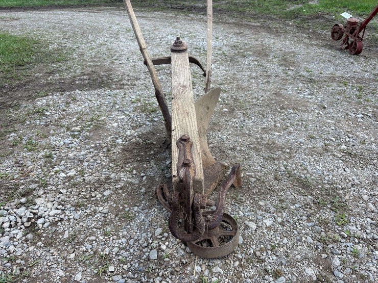 oliver-10”-walking-plow-image-5